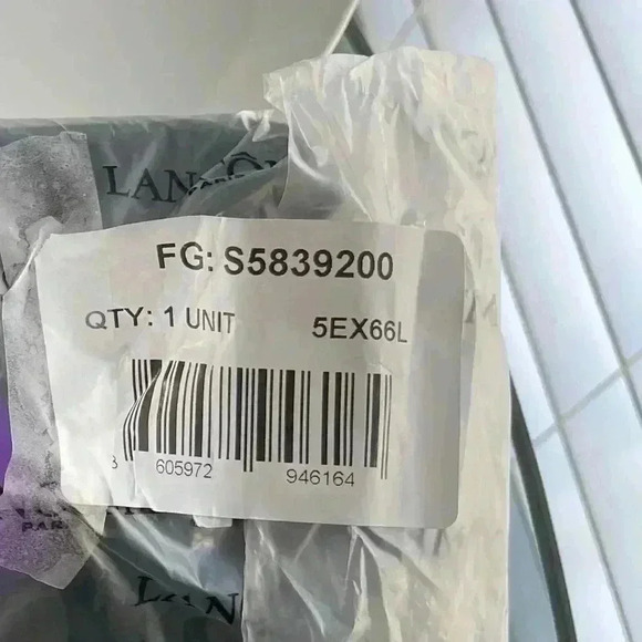 SOLD- Lancôme 7pc Mini Set - Picture 7 of 7